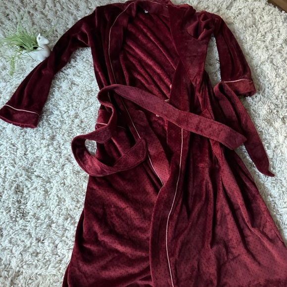 Luxurious Plush Velvet  Gilligan and O’Malley comfortable cozy extra soft Long R - Picture 4 of 7